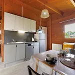 Camping Prestige 13 Piscine Partagee Saint-Gervais (Vendee)