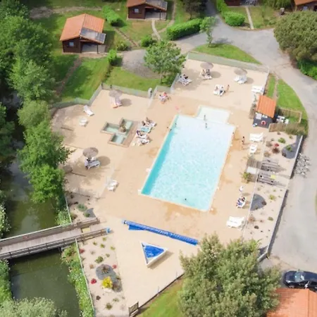 Prestige 13 Piscine Partagee Camping