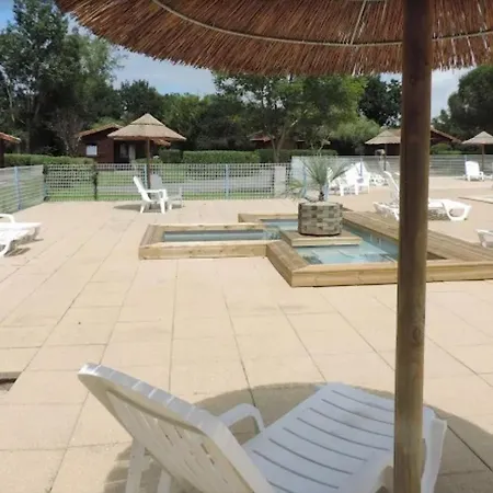 Camping Prestige 13 Piscine Partagee