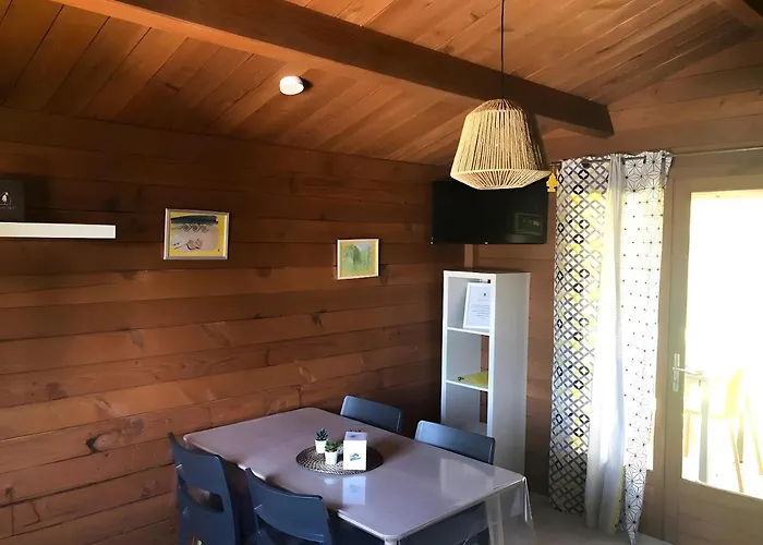 Prestige 13 Piscine Partagee Camping *