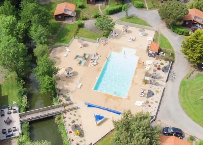 Prestige 13 Piscine Partagee Kamp alanı