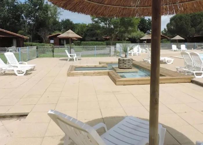 Kamp alanı Prestige 13 Piscine Partagee