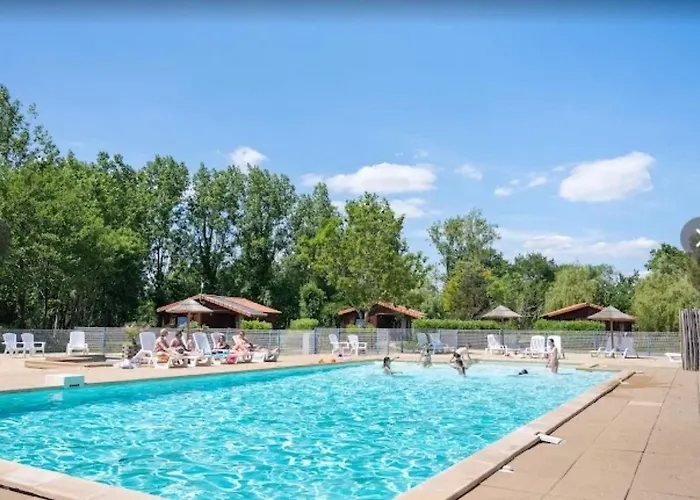 Camping Prestige 13 Piscine Partagee *