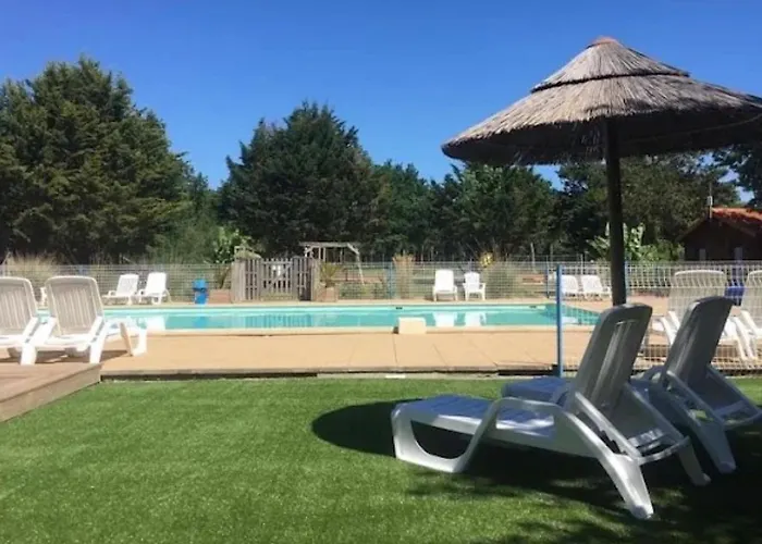 Kamp alanı Prestige 13 Piscine Partagee